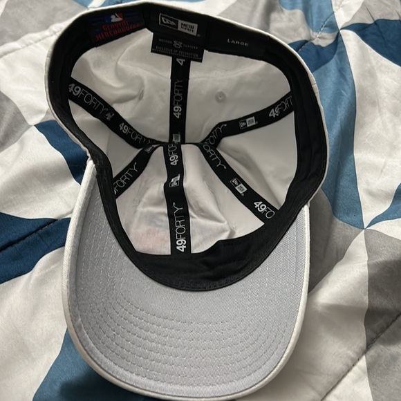 COPY - White Toronto Blue Jays New Era Cap - Picture 5 of 5